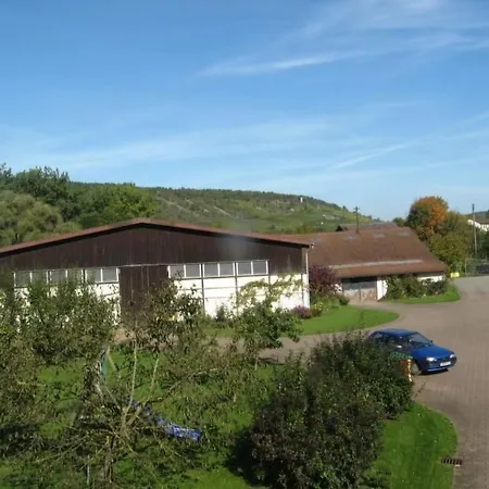 Mit Terrasse Und Parkplatz By Interhome Feriehus